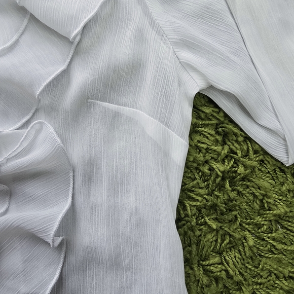 Vintage White Ruffled Blouse - Picture 6 of 9